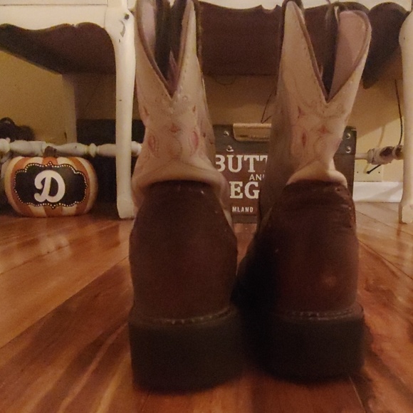 Justin Boots - Picture 6 of 8